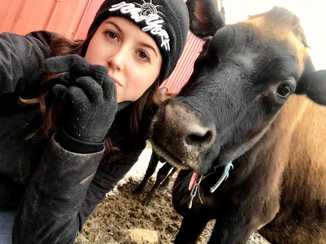 Marissa selfie with a cow